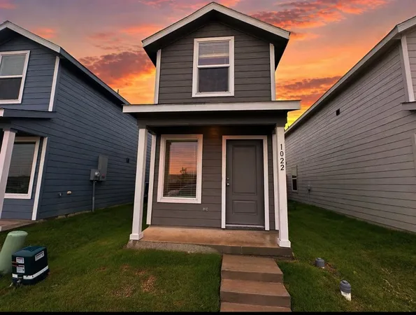 $1,200 | 1022 Robin Hill Lane, Princeton, TX 75407