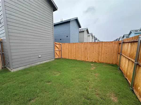 $1,200 | 1022 Robin Hill Lane, Princeton, TX 75407