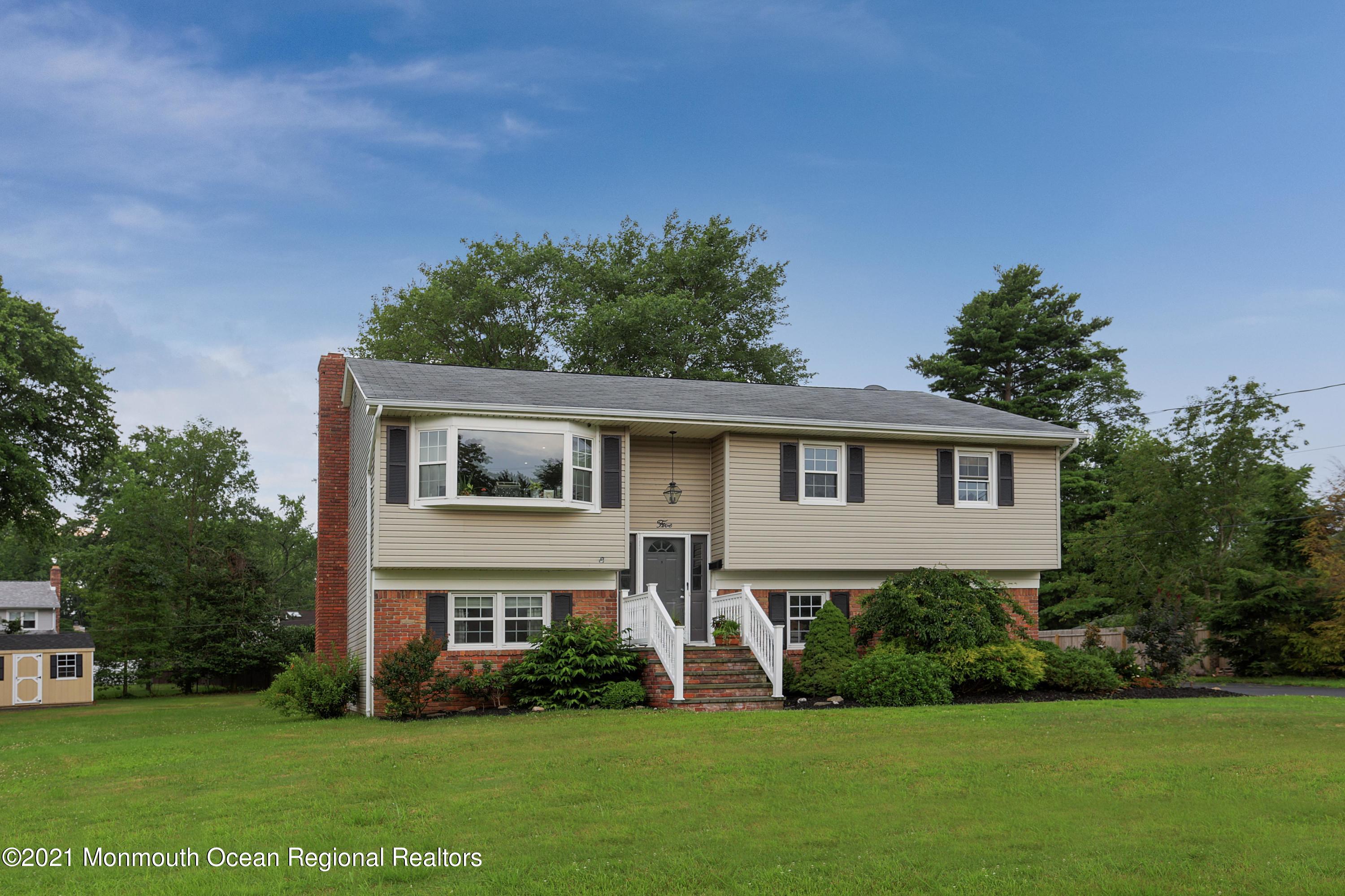 5 Rhea Road Port Monmouth, NJ 07758 - Photo 2 of 32 IMG_3333_4_5_6_7