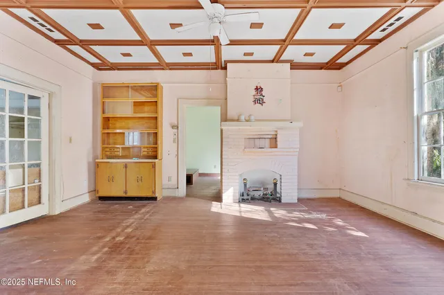 a view of a storage & utility room