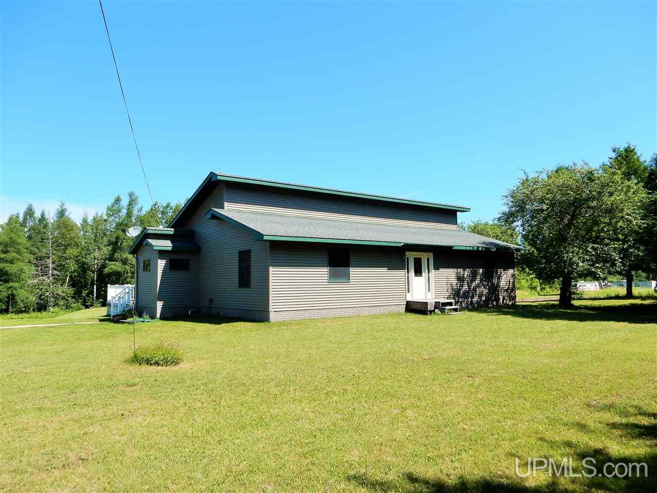 5560 River Road Manistique, MI 49854 - Photo 8 of 34 Gallery Image 8