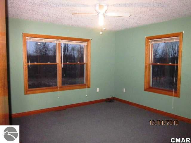 11404 Gates Road Riverdale, MI 48877 - Photo 7 of 18 1772864-6.JPG