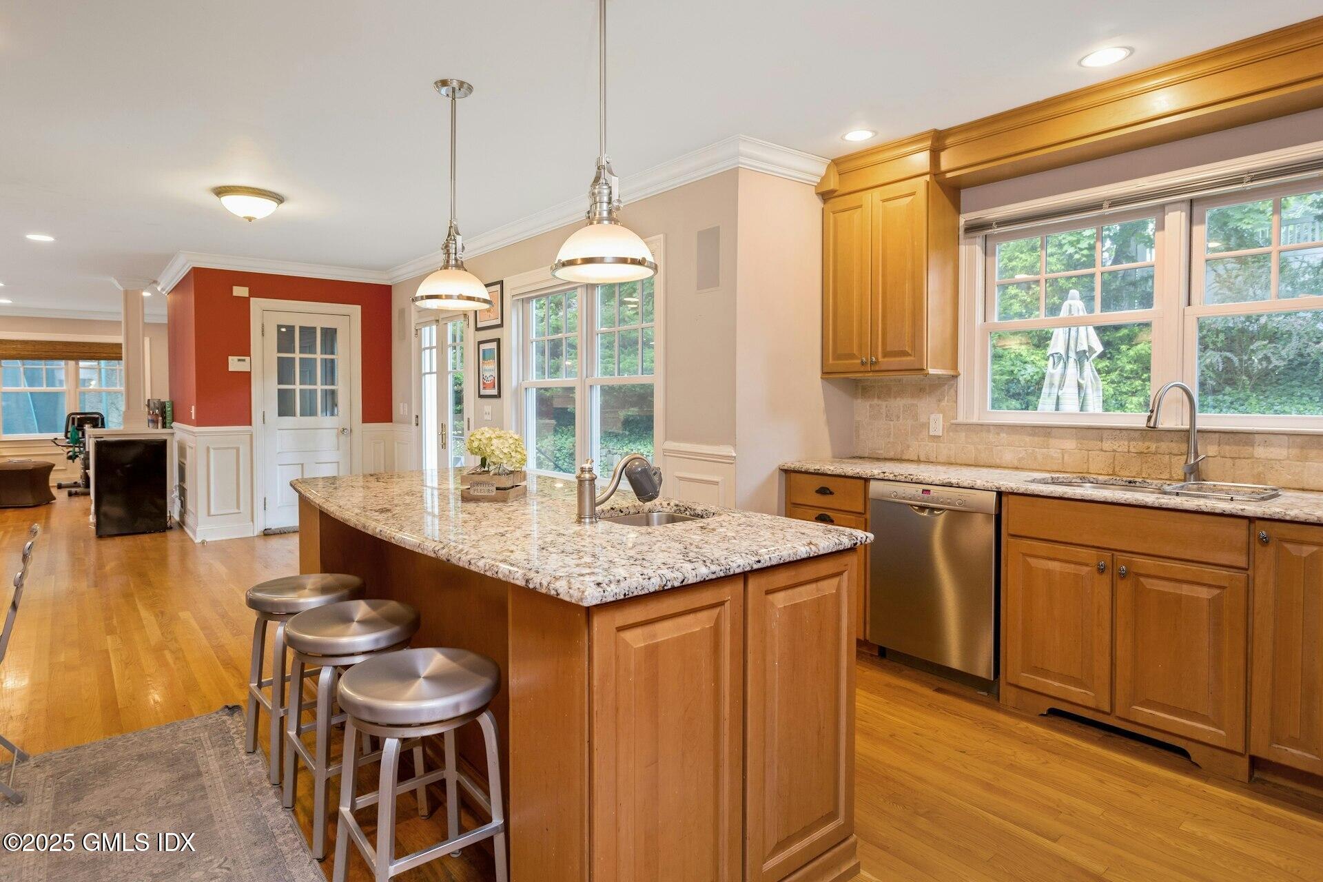 32 Meyer Place Riverside, CT 06878 - Photo 10 of 26 015-483445-_X0A2439_14169758