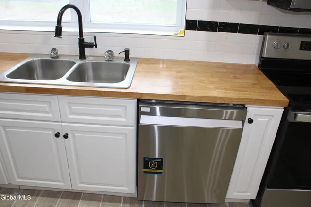 $324,000 | 459 Highway 334, Johnstown, NY 12095