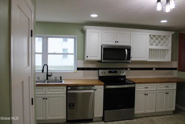 $324,000 | 459 Highway 334, Johnstown, NY 12095