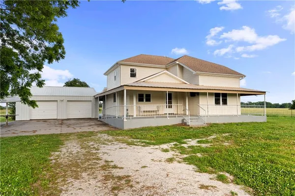 $240,000 | 22451 State Hwy BB, Nevada, MO 64772
