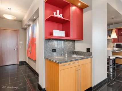 $2,350,000 | 333 West Hubbard Street, Unit 1006, Chicago, IL 60654
