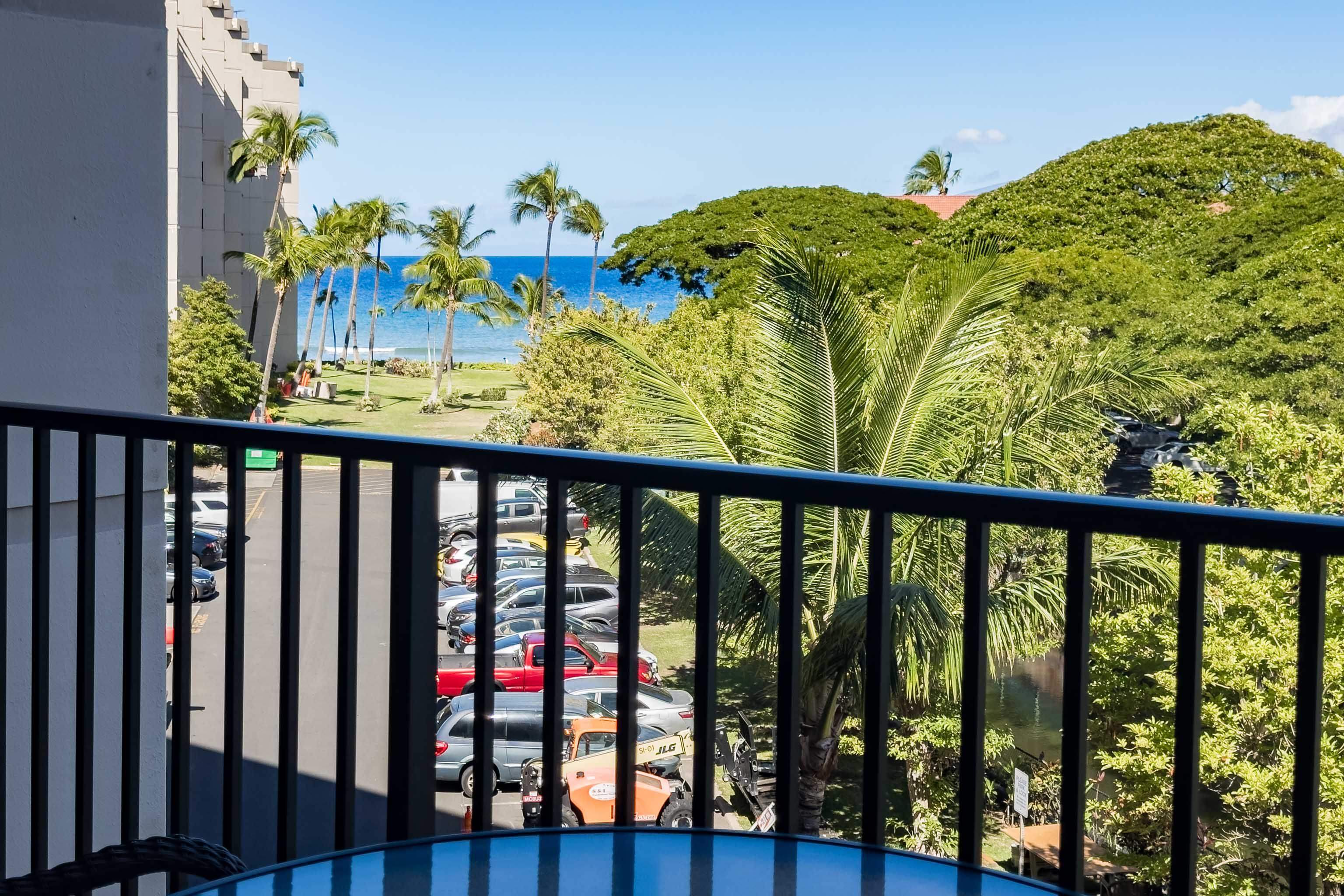 3445 Lower Honoapiilani Road, Unit 434 Lahaina, HI 96761 - Photo 22 of 46 a view of a porch