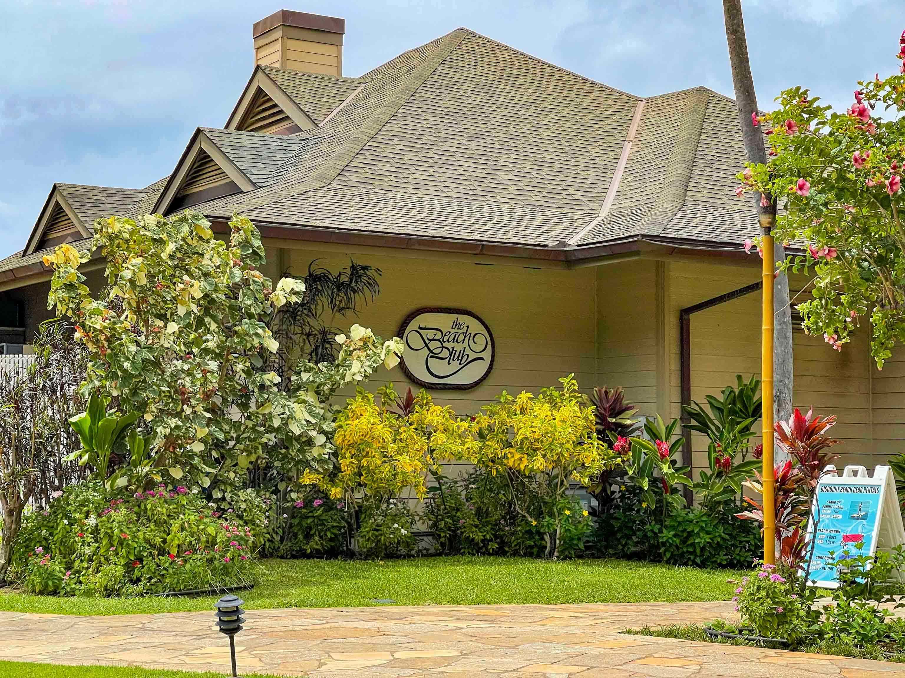 3445 Lower Honoapiilani Road, Unit 434 Lahaina, HI 96761 - Photo 43 of 46 a front view of a house with a yard