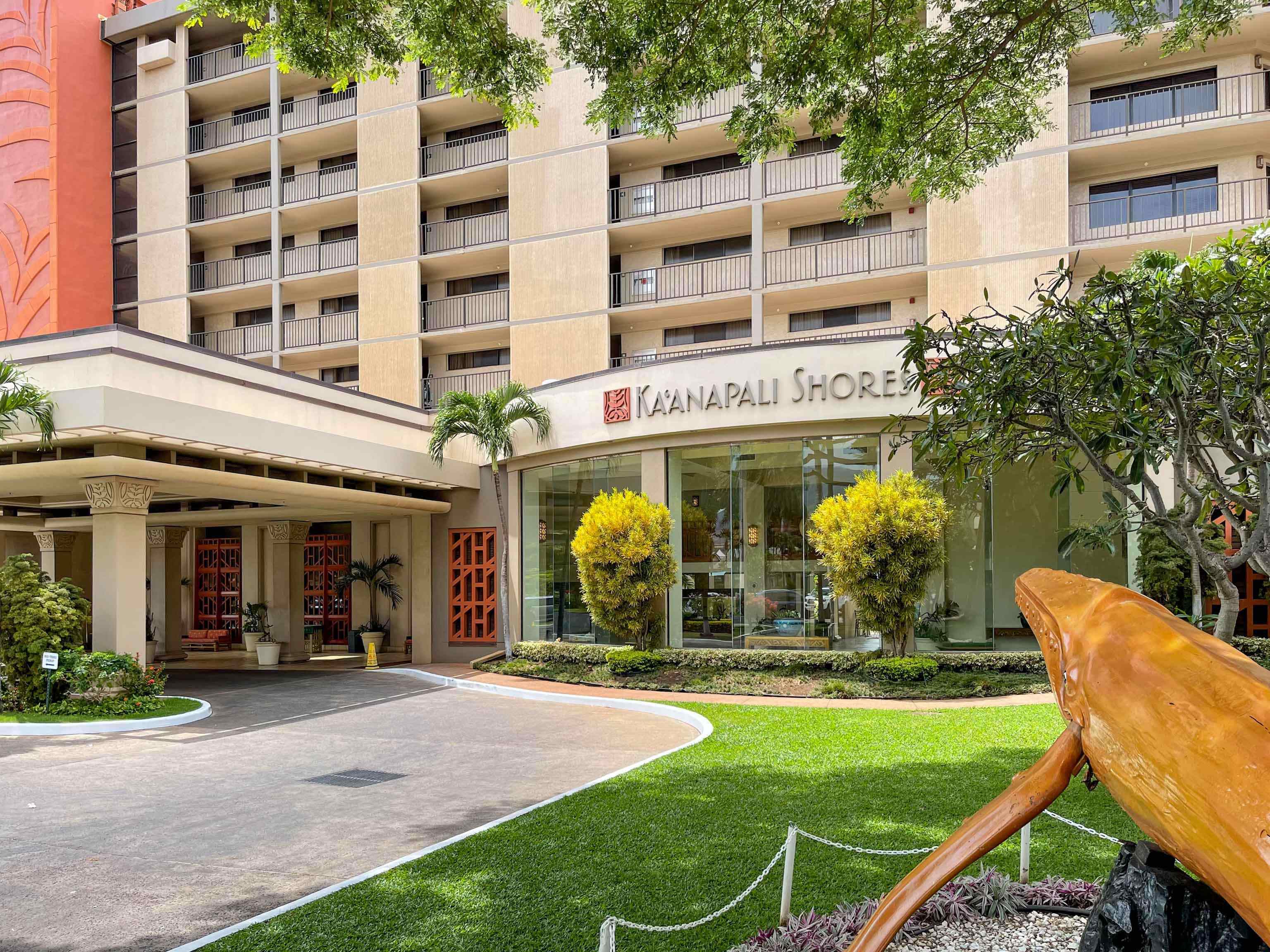 3445 Lower Honoapiilani Road, Unit 434 Lahaina, HI 96761 - Photo 46 of 46 front view of a building with a yard