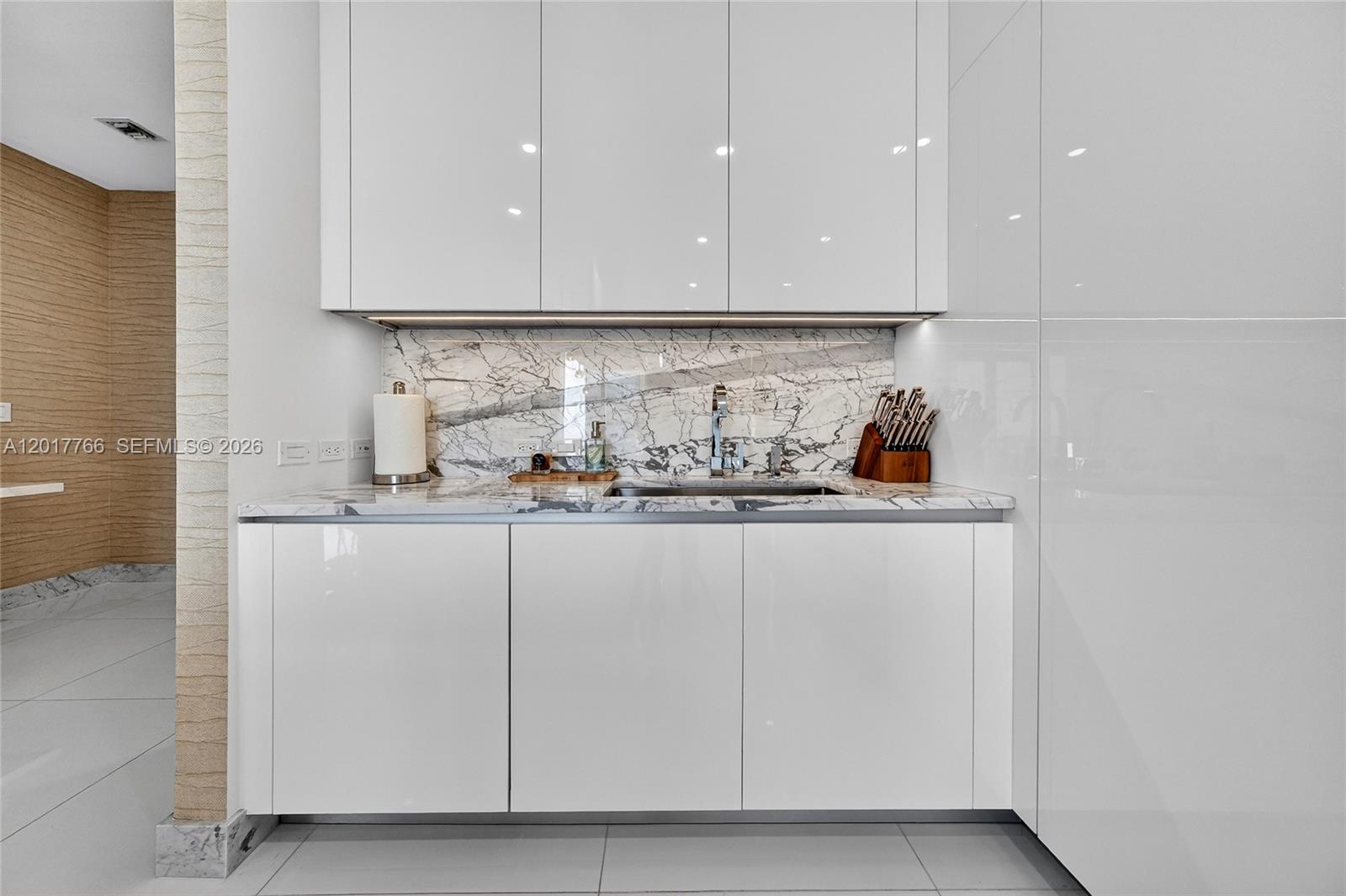 88 Southwest 7th Street, Unit PH4202 Miami, FL 33130 - Photo 10 of 88