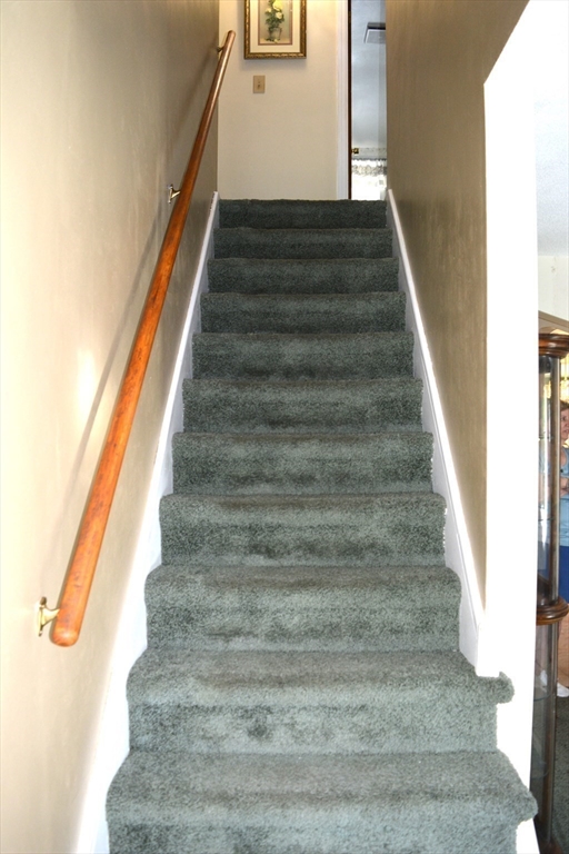 20 Exeter Street West Springfield, MA 01089 - Photo 26 of 42