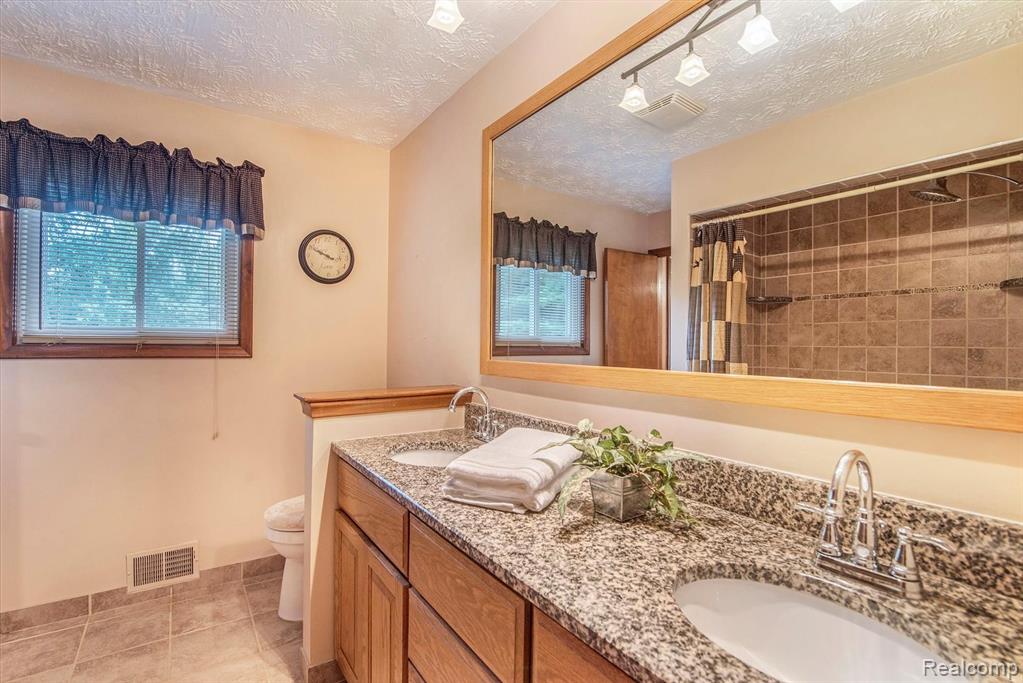9510 Henderson Road Goodrich, MI 48438 - Photo 17 of 44