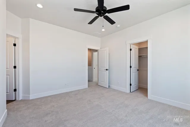 $395,880 | 716 South Calhoun Lane, Star, ID 83669