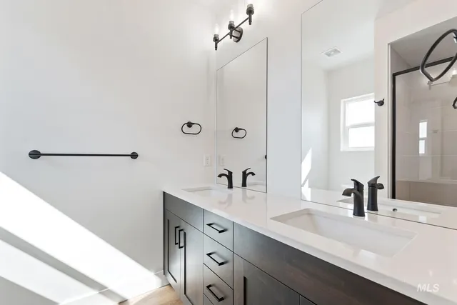 $395,880 | 716 South Calhoun Lane, Star, ID 83669