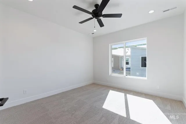 $395,880 | 716 South Calhoun Lane, Star, ID 83669