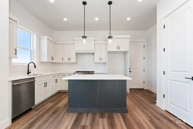 $395,880 | 716 South Calhoun Lane, Star, ID 83669