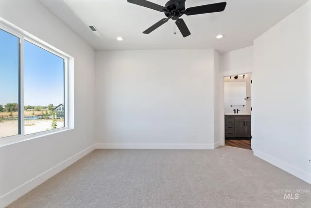 $395,880 | 716 South Calhoun Lane, Star, ID 83669