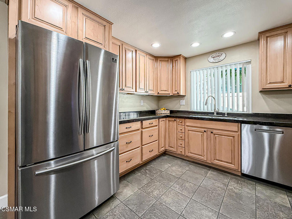 2017 Lysander Avenue Simi Valley, CA 93065 - Photo 16 of 40