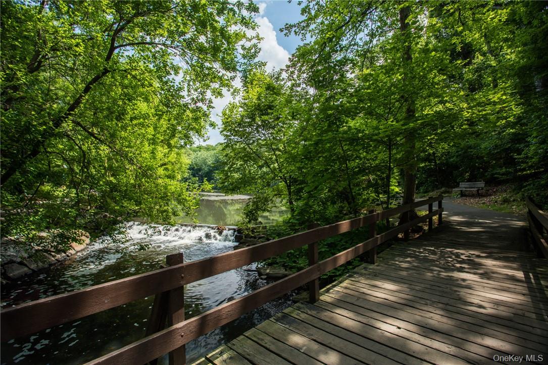 64 Sagamore Road, Unit H6 Bronxville, NY 10708 - Photo 10 of 13 Bronx River walking and biking path
