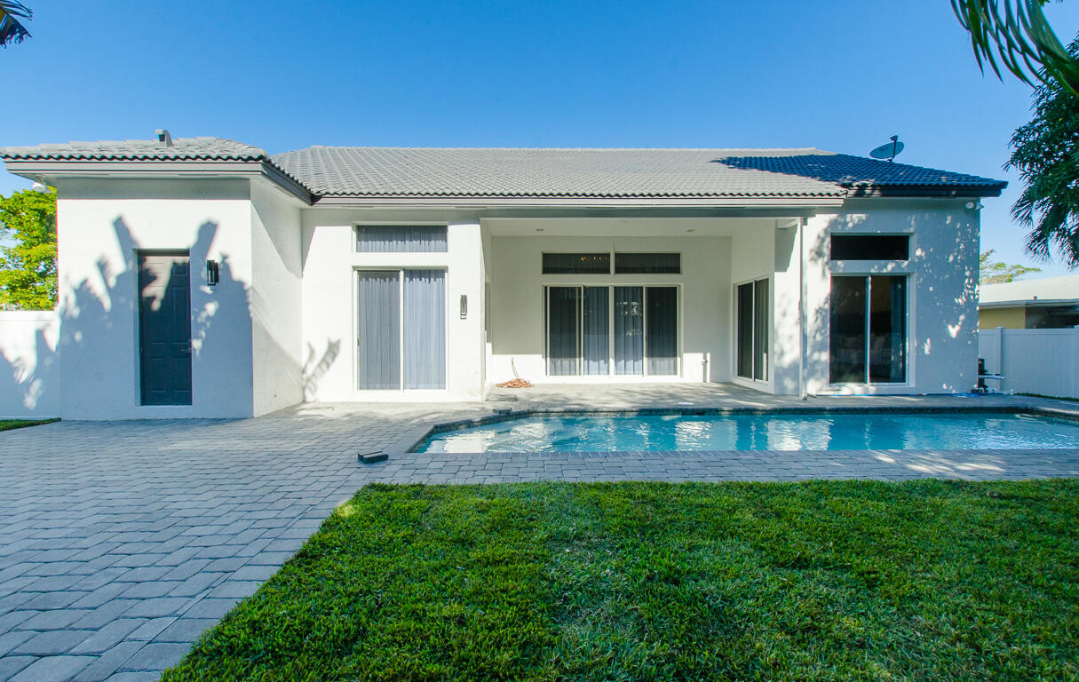 750 Bailey Street Boca Raton, FL 33487 - Photo 4 of 24 750 Bailey Street-10