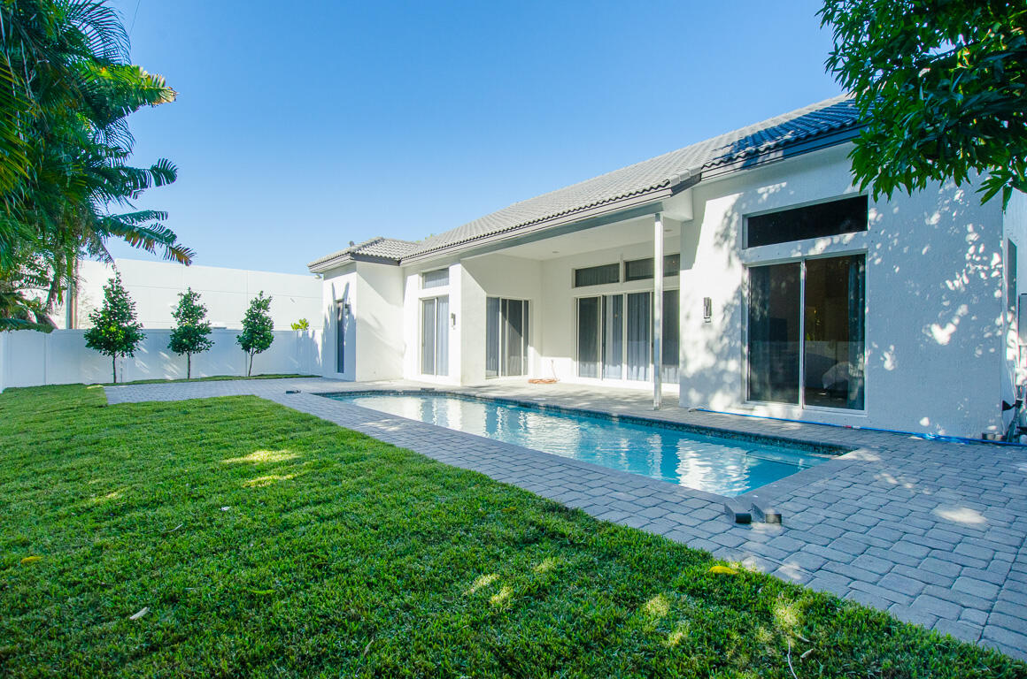 750 Bailey Street Boca Raton, FL 33487 - Photo 5 of 24 750 Bailey Street-11