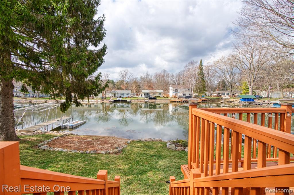 10846 Colony Pinckney, MI 48169 - Photo 45 of 58