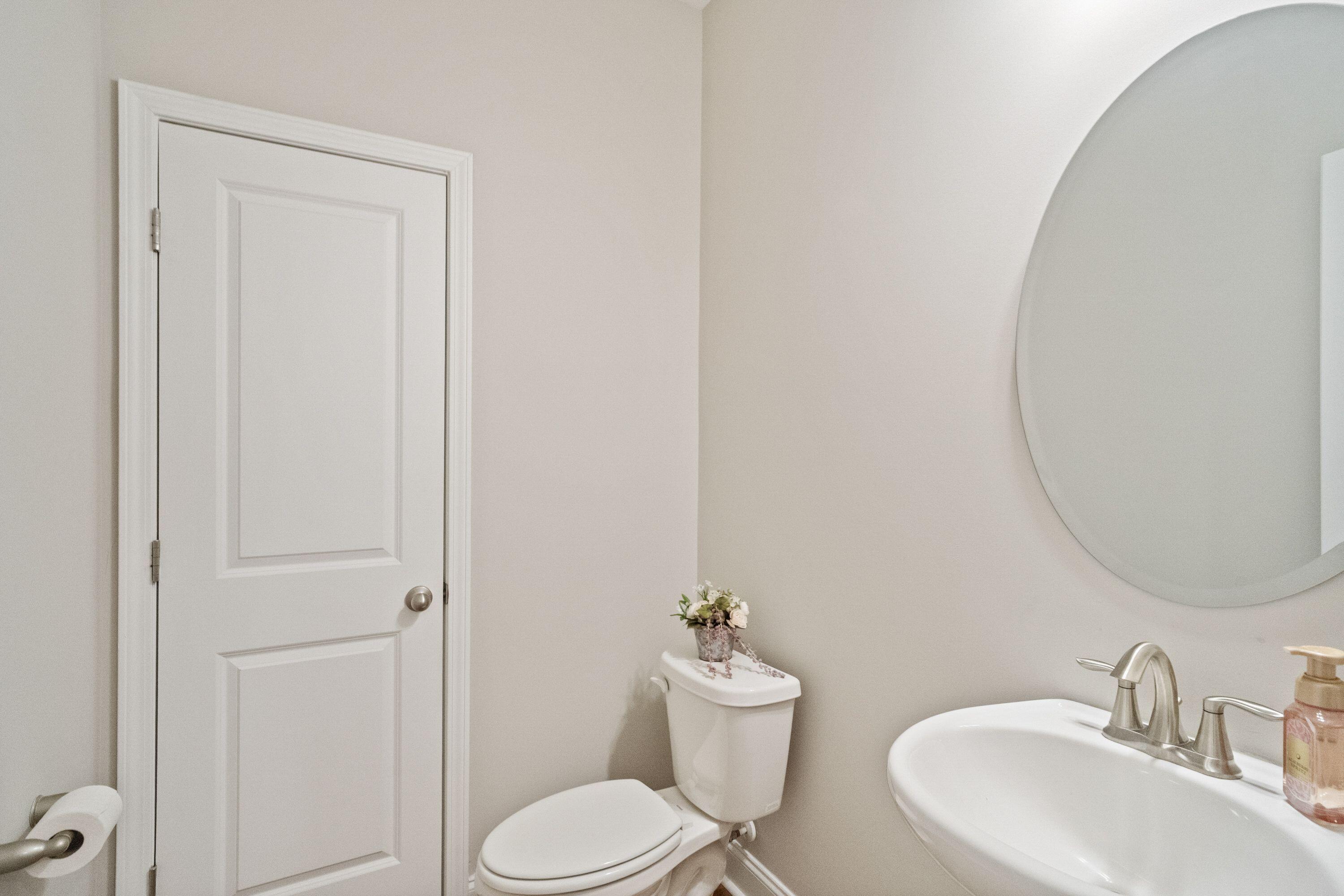 689 West Butternut Road Summerville, SC 29483 - Photo 14 of 47 .