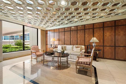 $1,799,000 | 5500 Collins Avenue, Unit 1902, Miami Beach, FL 33140