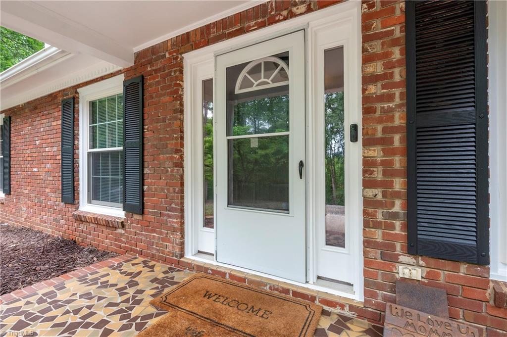 6404 Walnut Cove Road Walkertown, NC 27051 - Photo 4 of 44