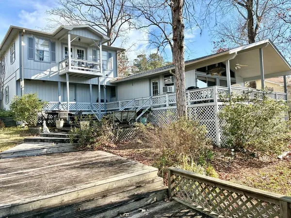 $390,000 | 719 Hickory Hill Drive, Burkeville, TX 75932