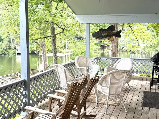 $390,000 | 719 Hickory Hill Drive, Burkeville, TX 75932