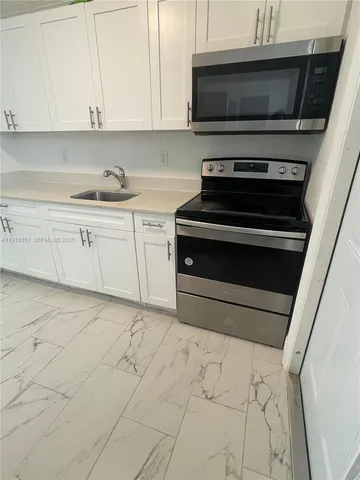 $1,995 | 5511 Southwest 20th Street, Unit 8, West Park, FL 33023