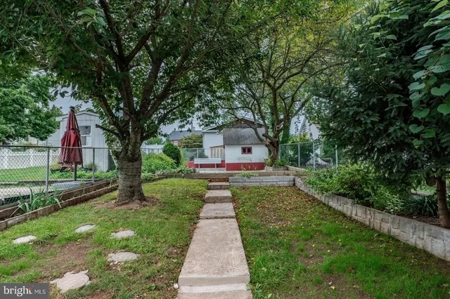 $280,000 | 122 2nd Avenue, Royersford, PA 19468