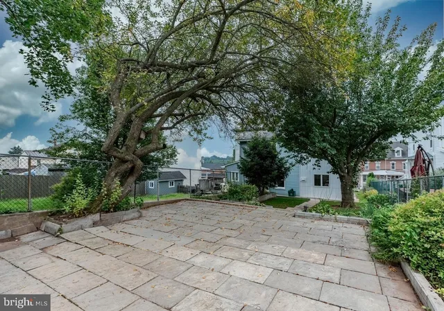 $280,000 | 122 2nd Avenue, Royersford, PA 19468