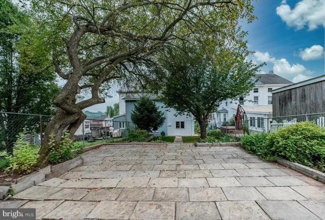 $280,000 | 122 2nd Avenue, Royersford, PA 19468