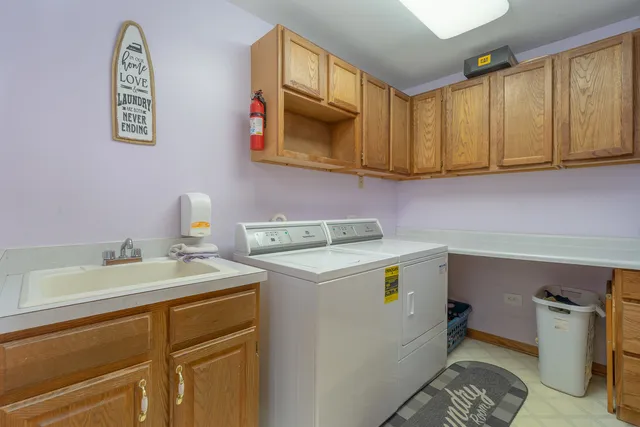 $525,000 | 9920 Sussex Court, Mokena, IL 60448