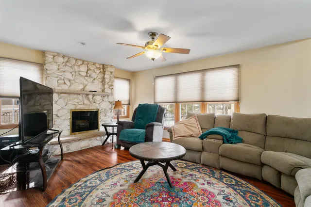 $525,000 | 9920 Sussex Court, Mokena, IL 60448