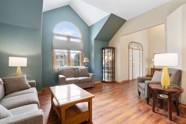 $525,000 | 9920 Sussex Court, Mokena, IL 60448