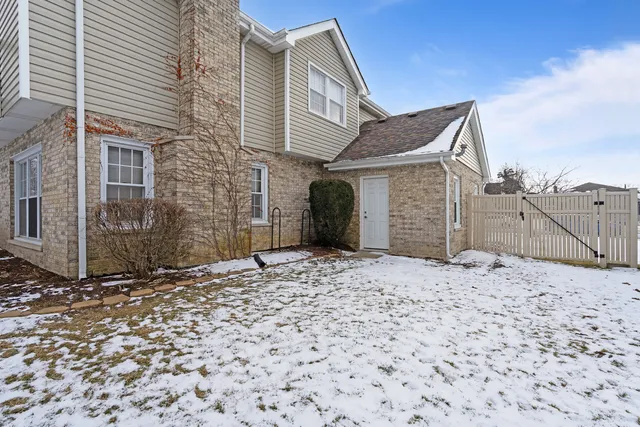 $525,000 | 9920 Sussex Court, Mokena, IL 60448