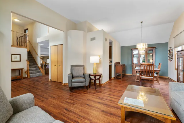 $525,000 | 9920 Sussex Court, Mokena, IL 60448