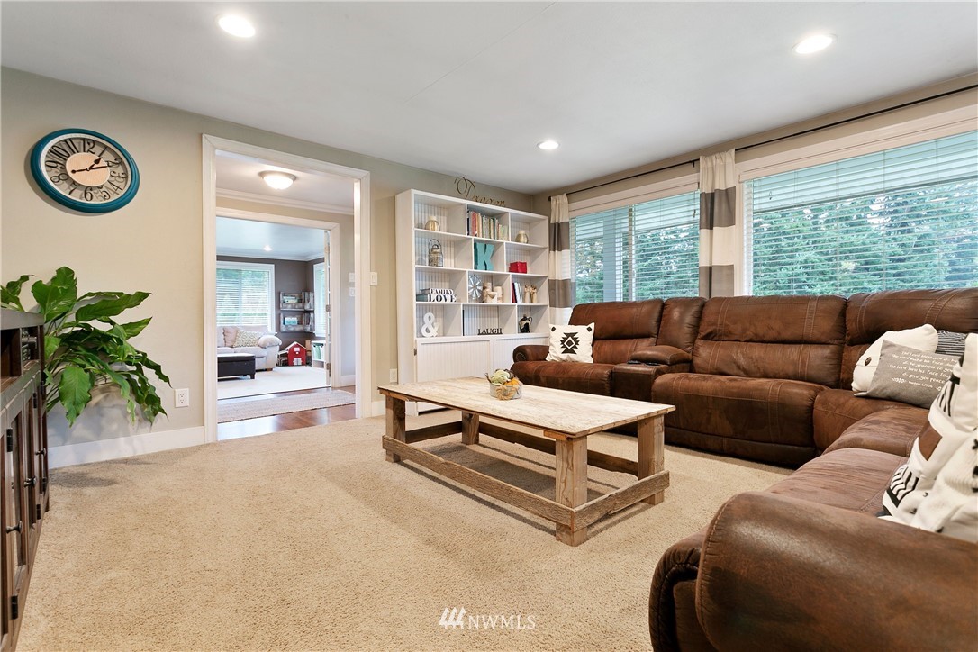 2091 Zell Road Ferndale, WA 98248 - Photo 15 of 25 a living room with furniture and a large window