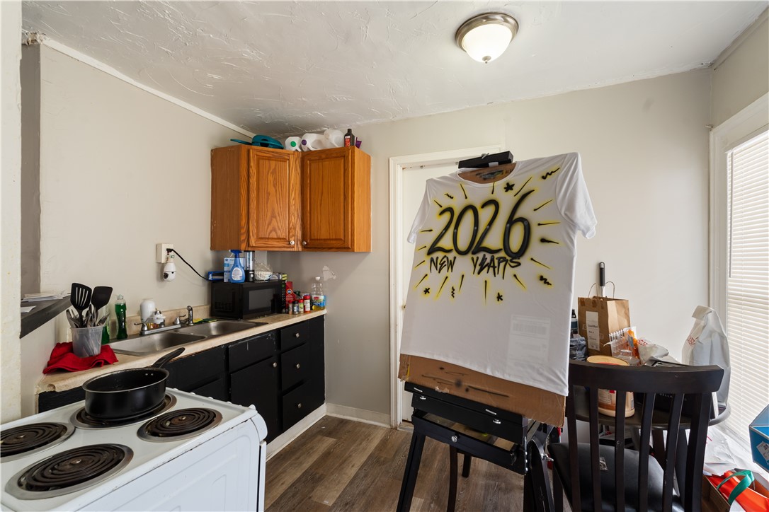 239 Hamilton Street Rochester, NY 14620 - Photo 11 of 23