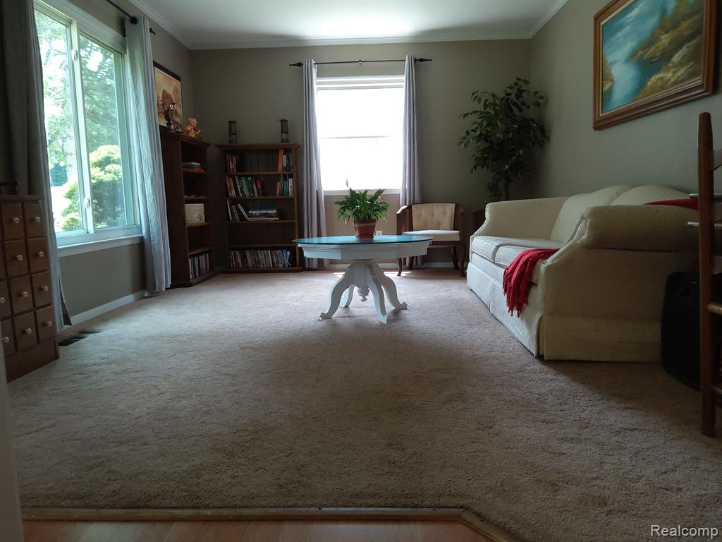 1058 Avon Manor Road Rochester Hills, MI 48307 - Photo 6 of 24