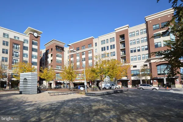 a building view with outdoor space