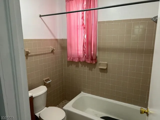 $2,100 | 14 Bergen Avenue, Clifton, NJ 07011