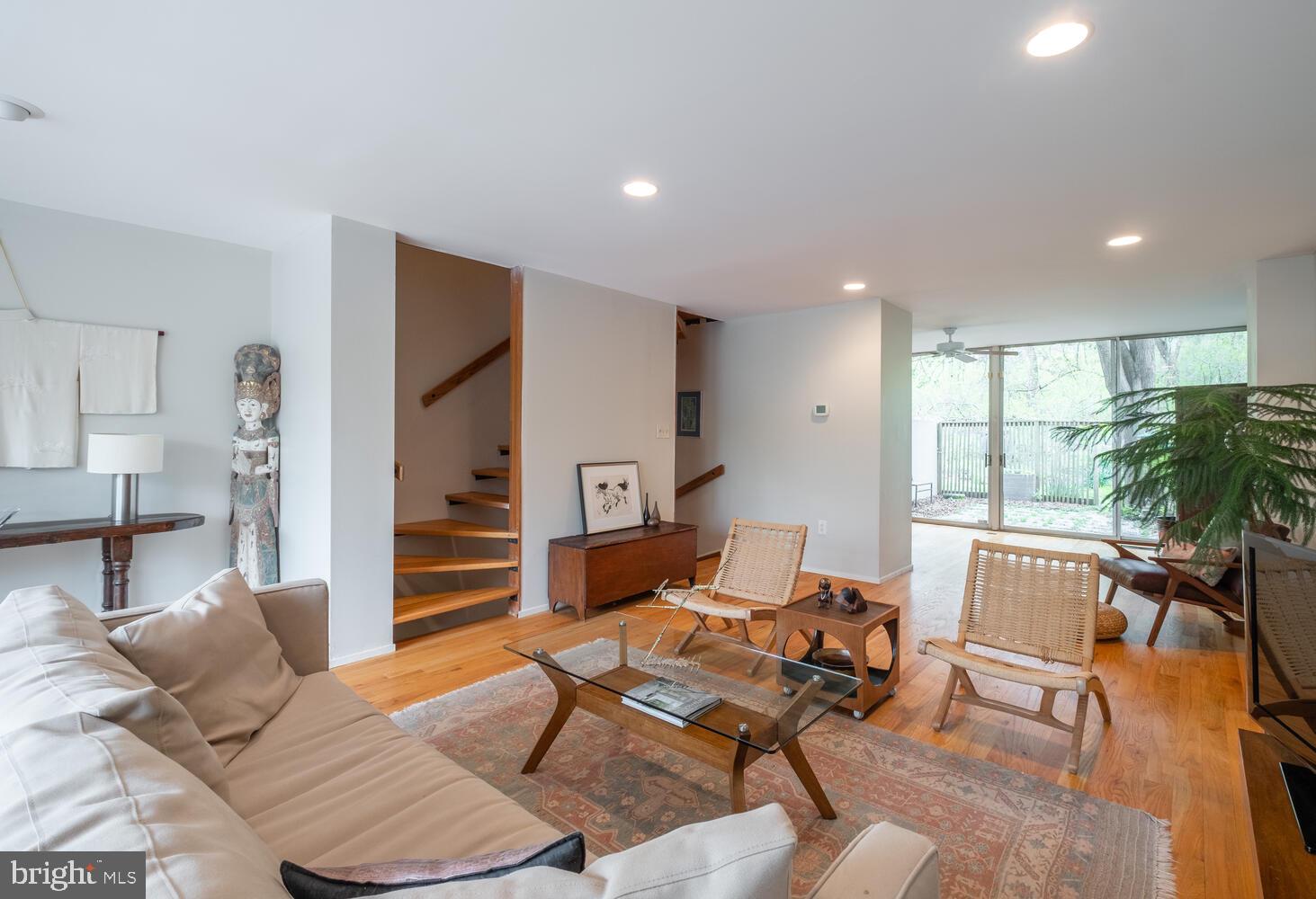 11579 Maple Ridge Road Reston, VA 20190 - Photo 14 of 37