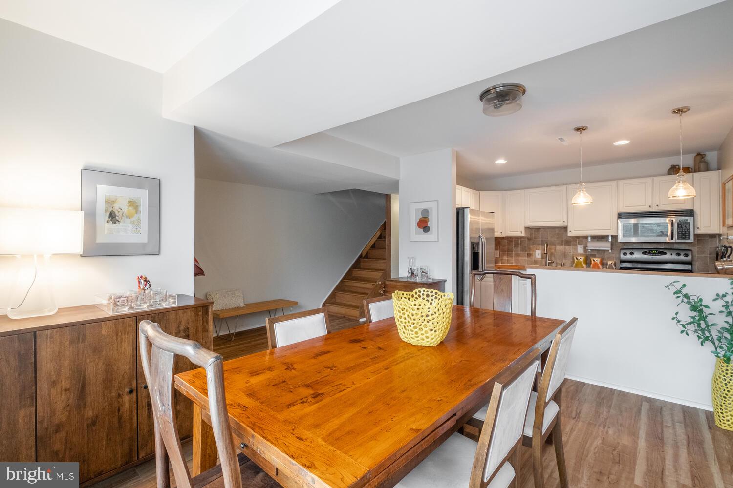 11579 Maple Ridge Road Reston, VA 20190 - Photo 5 of 37