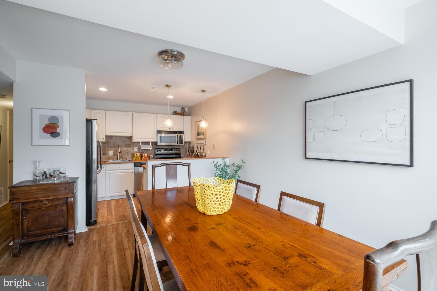 11579 Maple Ridge Road Reston, VA 20190 - Photo 6 of 37