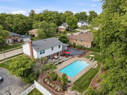 $630,000 | 338 Branchport Drive, Chesterfield, MO 63017